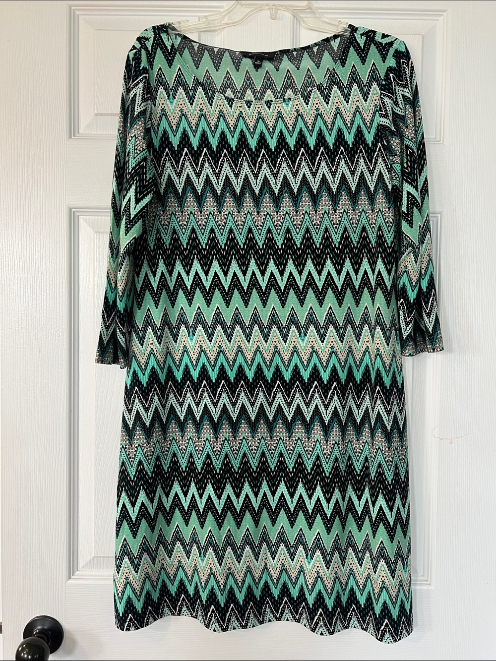 Spense Chevron Long Sleeve Dress in Green and Black